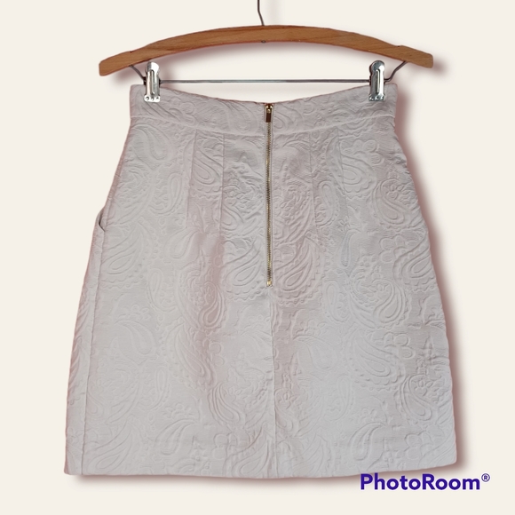 Off White Floral Pattern Textured H&M Skirt with Pockets - Picture 2 of 4